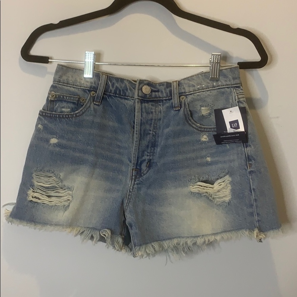 NWT GAP DISTRESSED HIGH WAISTED SHORT